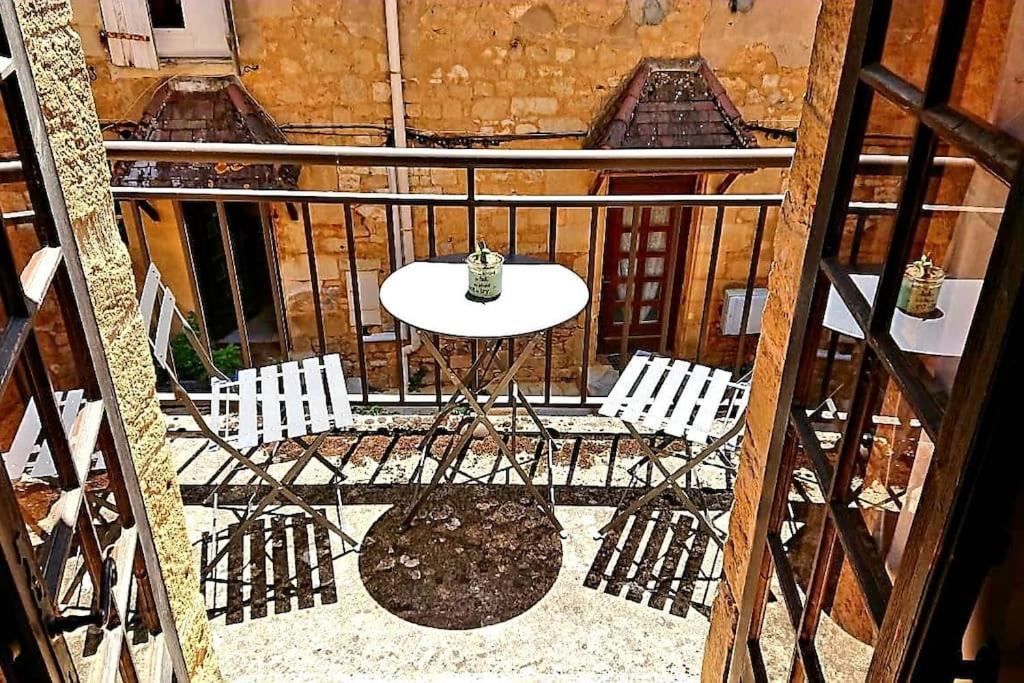 Demeure Du Xiiie-Xive S. Dans La Cite Medievale. Gourdon en Quercy Esterno foto