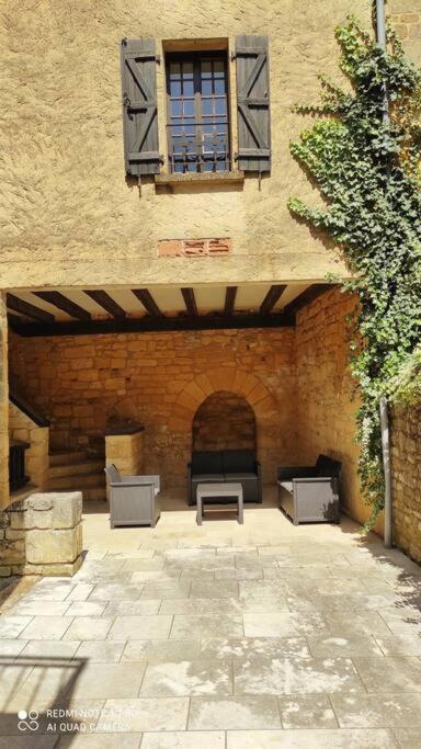 Demeure Du Xiiie-Xive S. Dans La Cite Medievale. Gourdon en Quercy Esterno foto