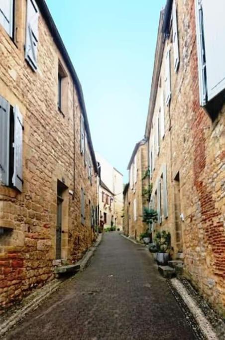 Demeure Du Xiiie-Xive S. Dans La Cite Medievale. Gourdon en Quercy Esterno foto